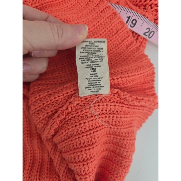 Free People Coral Knit V Neck Bell Sleeve Cropped Sweater Size Small - Picture 6 of 6